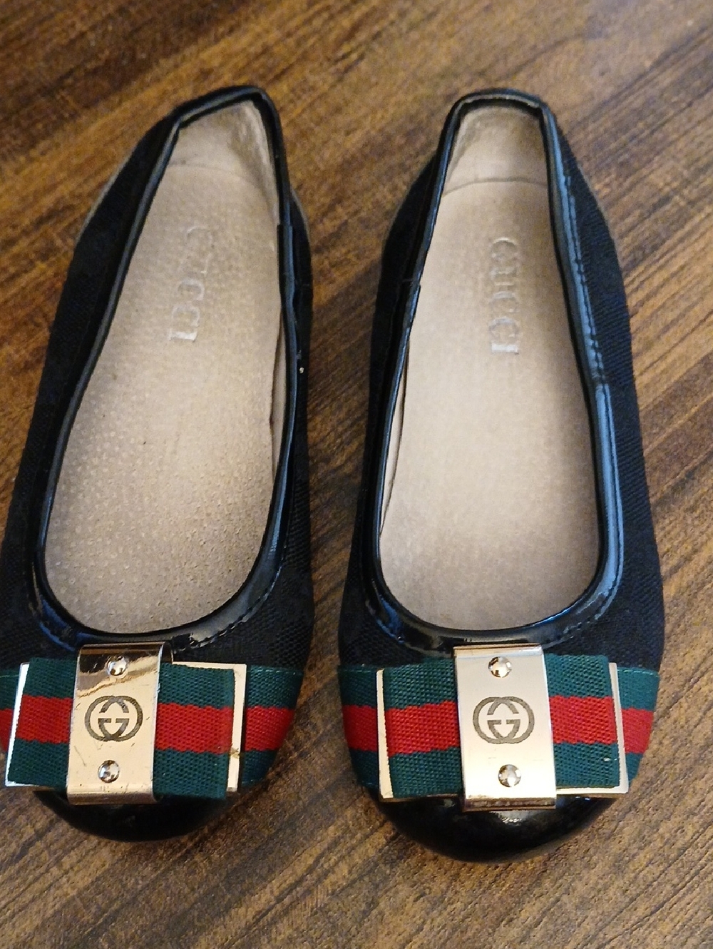 Gucci Black Patent Leather Ballet Flats with Signature Web Bow Girls 27 10-10.5